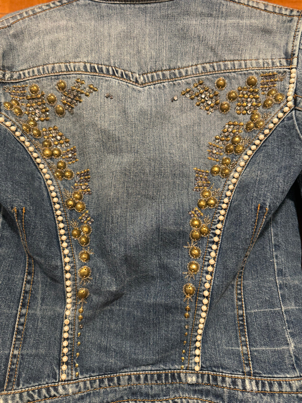 Parasuco Women's Embellished (back) Distressed Denim Jacket Size 36/small